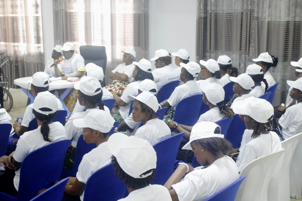Nous projetons la formation des femmes et filles candidates aux élections sur les stratégies gagnantes.